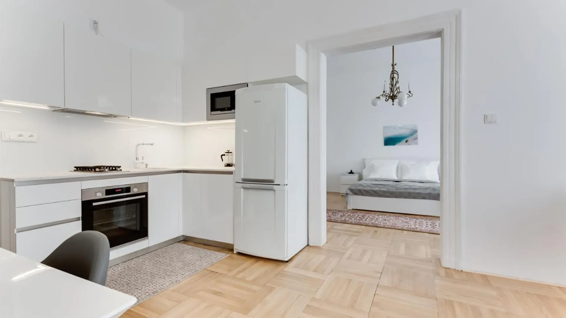Historic Center - Stylish Family Apartment With Balcony Next To River 프라하