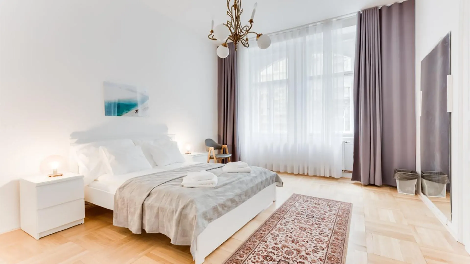 Historic Center - Stylish Family Apartment With Balcony Next To River 프라하